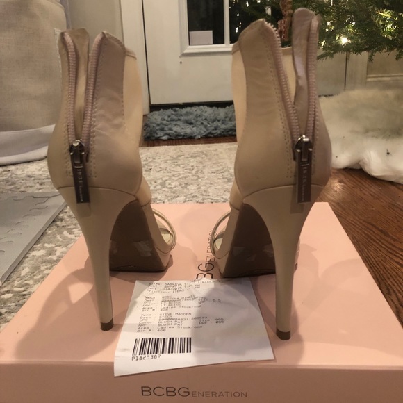 - NEW BCBG HEELS - Picture 2 of 5